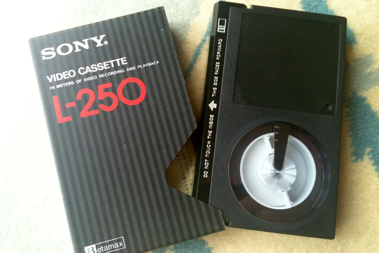 VHS LE MONSTRE des oubliettes Cassette Vidéo K7 Horror rare tape Beast VHS LE MONSTRE des oubliettes Cassette Vidéo K7 Horror rare tape Beast