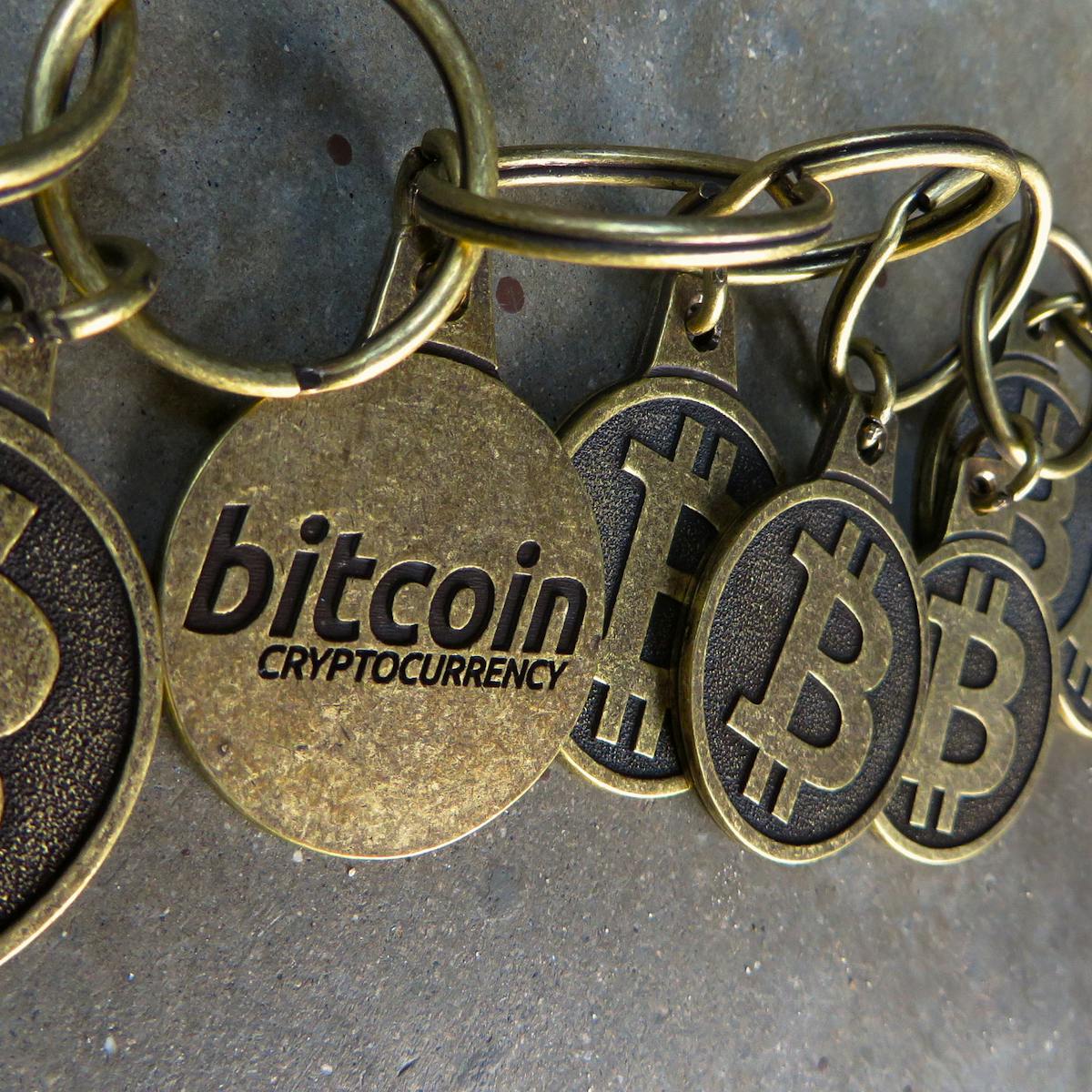 Finally In!   teresting Uses For The Blockchain That Go Beyond Bitcoin | Bitcoin online handler Finally Interesti!   ng Uses For The Blockchain That Go Beyond Bitcoin -