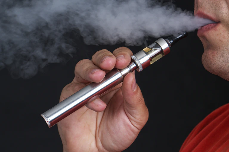 what are the risks of e cigarettes New study comes the closest yet to proving that e-cigarettes aren't as dangerous as smoking what are the risks of e cigarettes New study comes the closest yet to proving that e-cigarettes aren't as dangerous as smoking