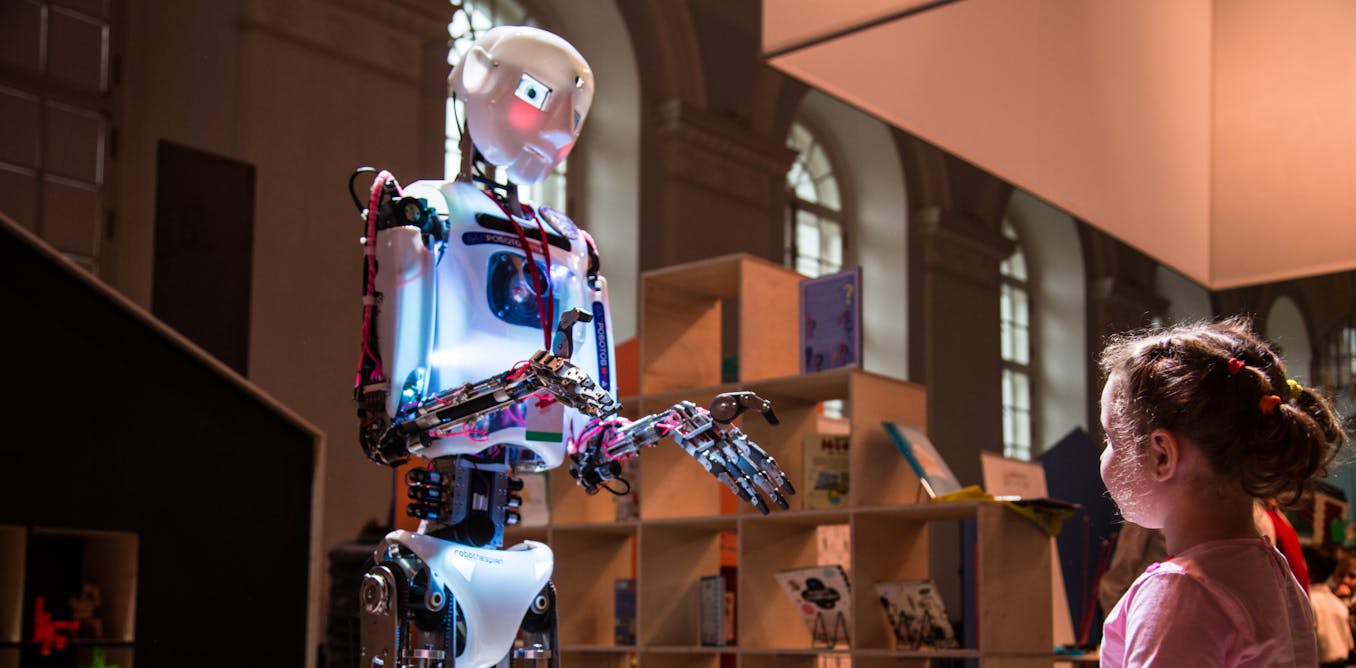 Воспитана роботом. Робот настоящий. Мир будущего роботы. Робот воспитатель. Школа будущего с роботами.