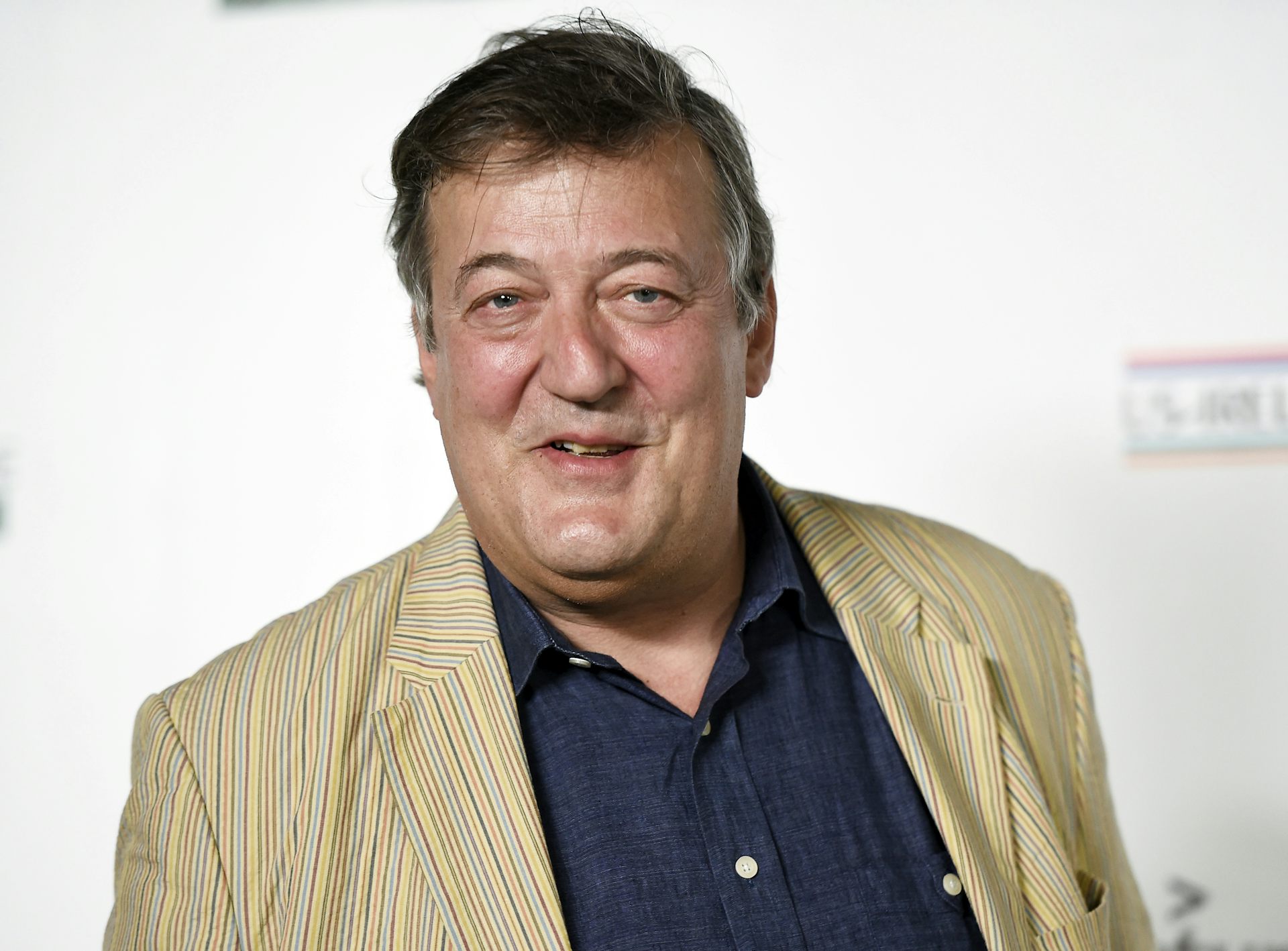 Stephen Fry Quits Twitter After Online Roasting Shock: This Is News, Right?