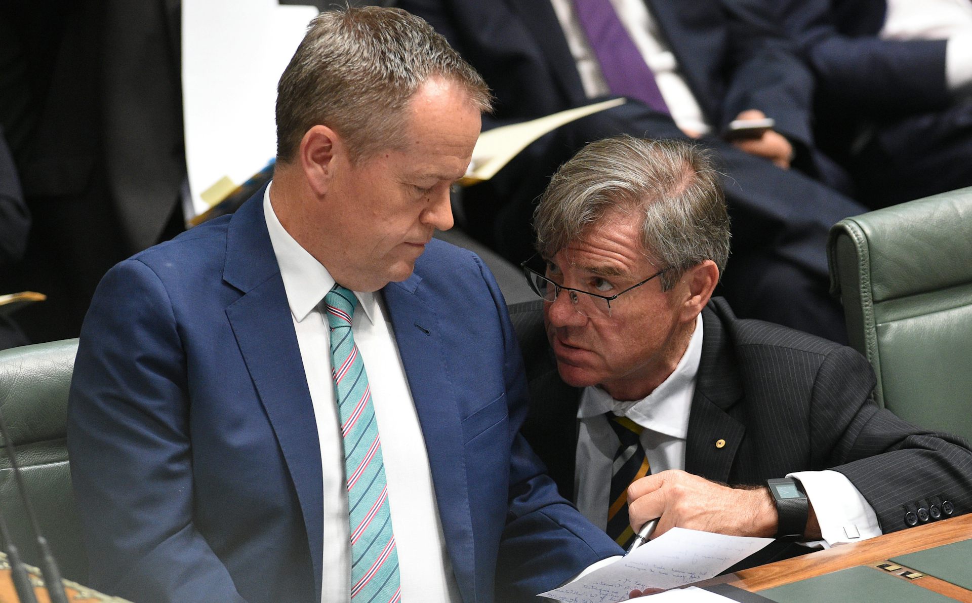 How can Gary Gray remain shadow minister while denouncing the shadow