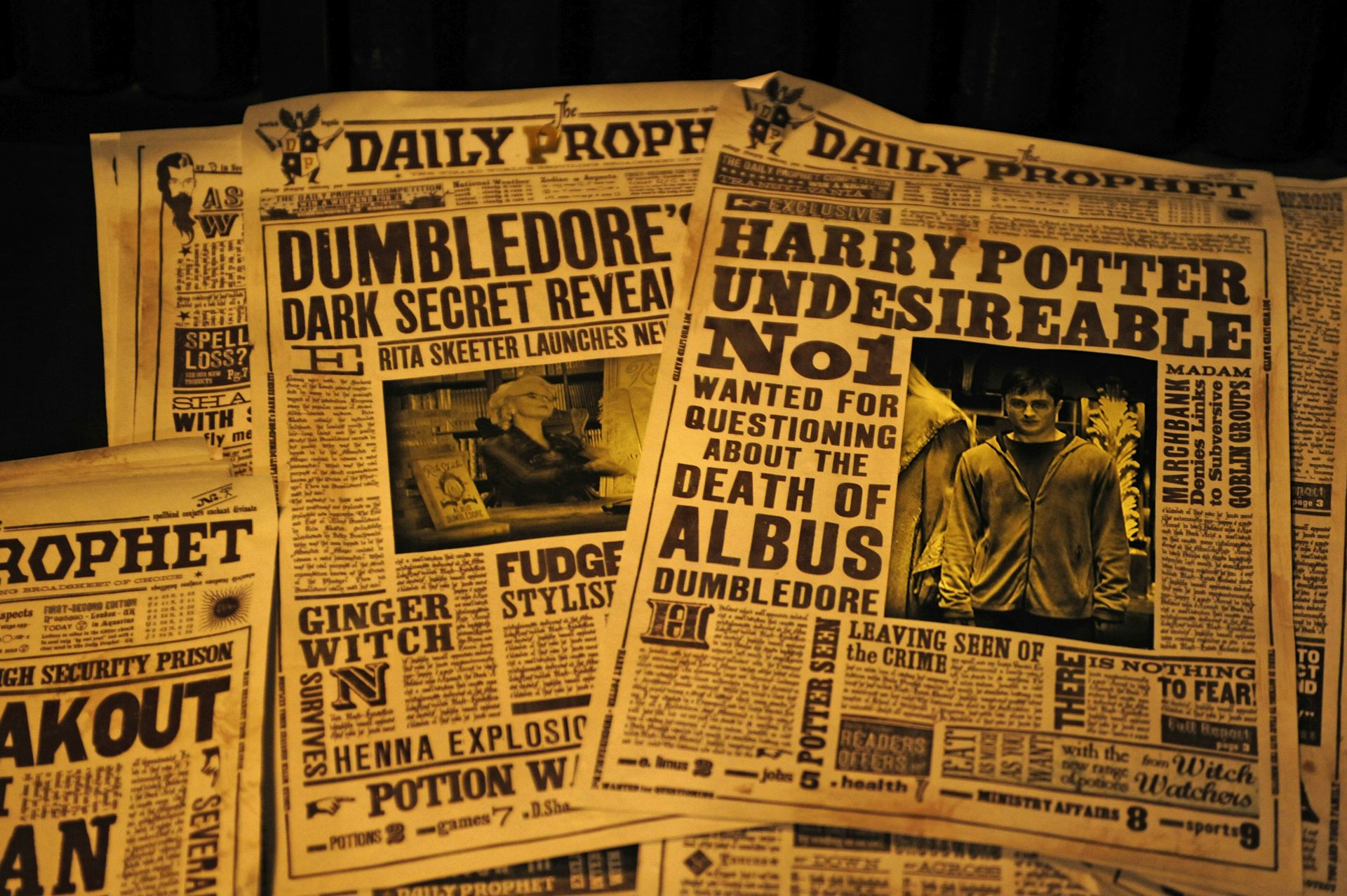 How JK Rowling Uses The Social Web To Keep The Magic Of Harry Potter Alive