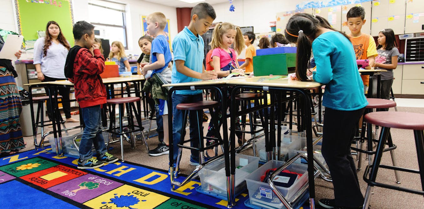 Être debout en classe pourrait aider les enfants à apprendre Être debout en classe pourrait aider les enfants à apprendre