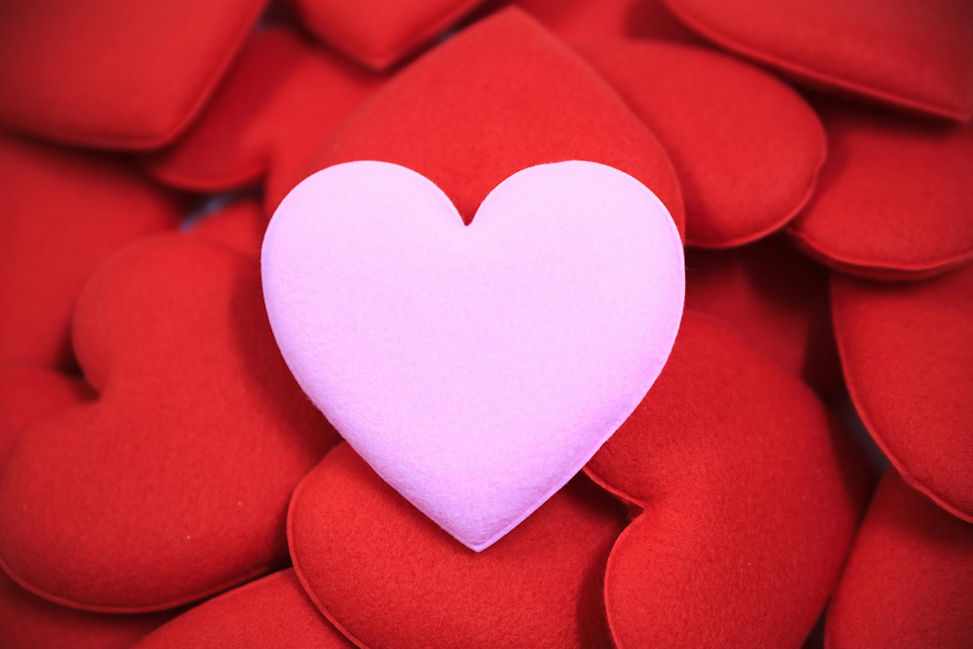 Passionate Love vs. Compassionate Love: What's the Difference?