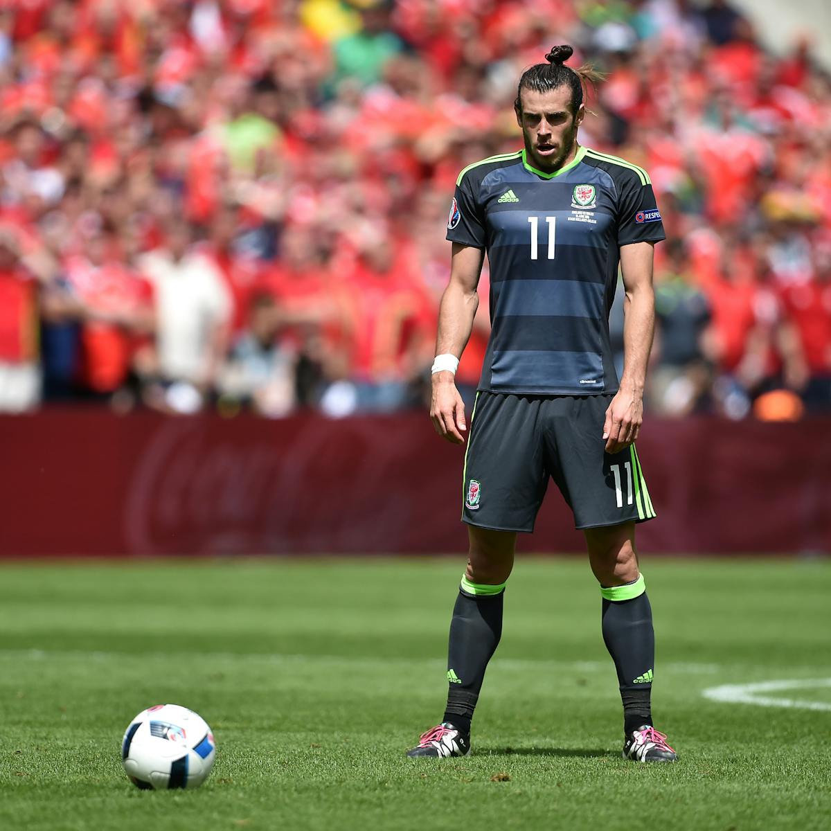 Football Aerodynamics Of The Perfect Free Kick Football Aerodynamics Of The Perfect Free Kick