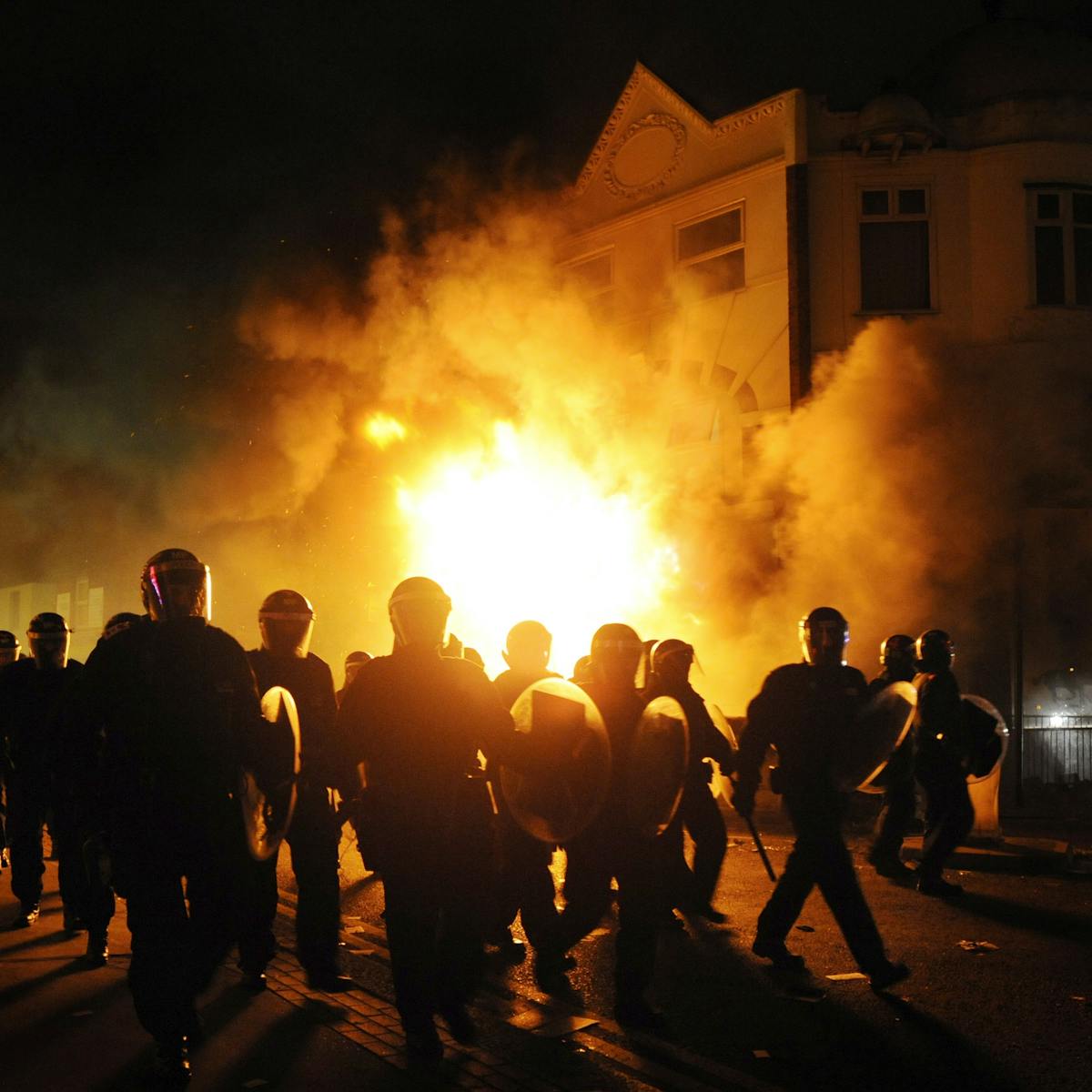 Five Years After The English Riots We Still Don T Know Why The Violence Spread