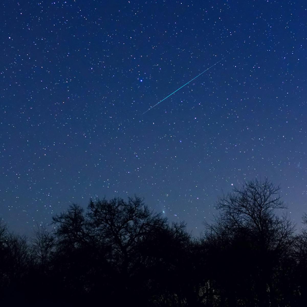 photo Sky Aesthetic Night View Images why the august night sky lights up with