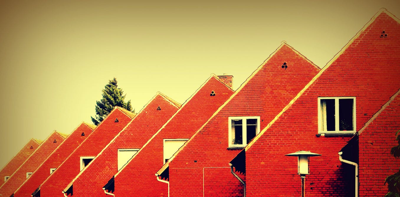 The housing market is looking worryingly like a pyramid sales scam