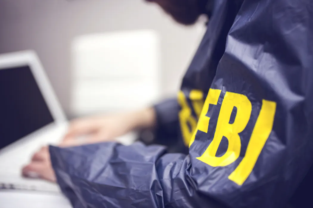 Feds: We can read all your email, and you’ll never know