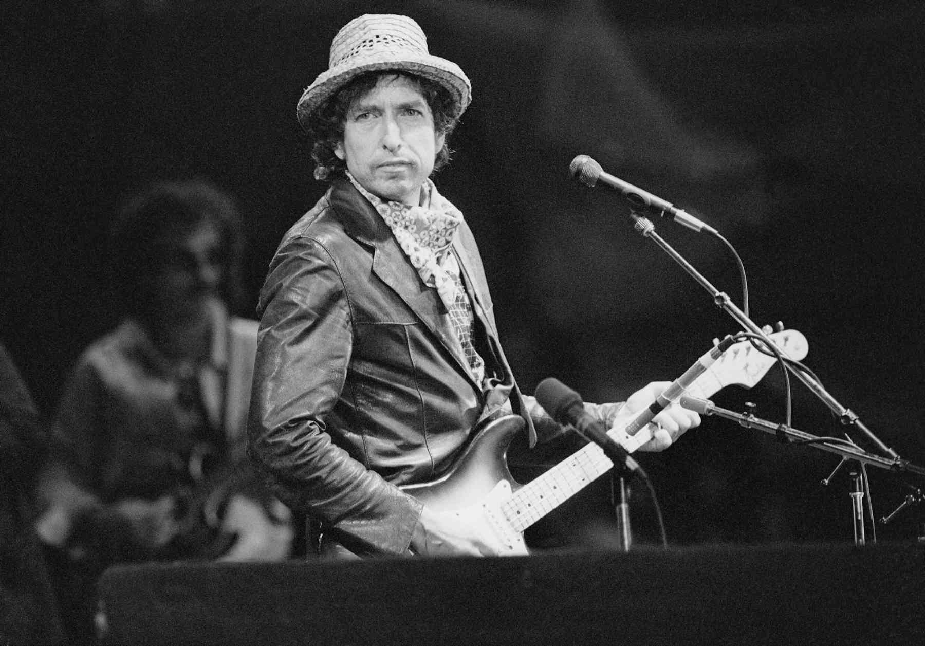 Why Bob Dylan deserves his Nobel prize in literature Why Bob Dylan deserves his Nobel prize in literature