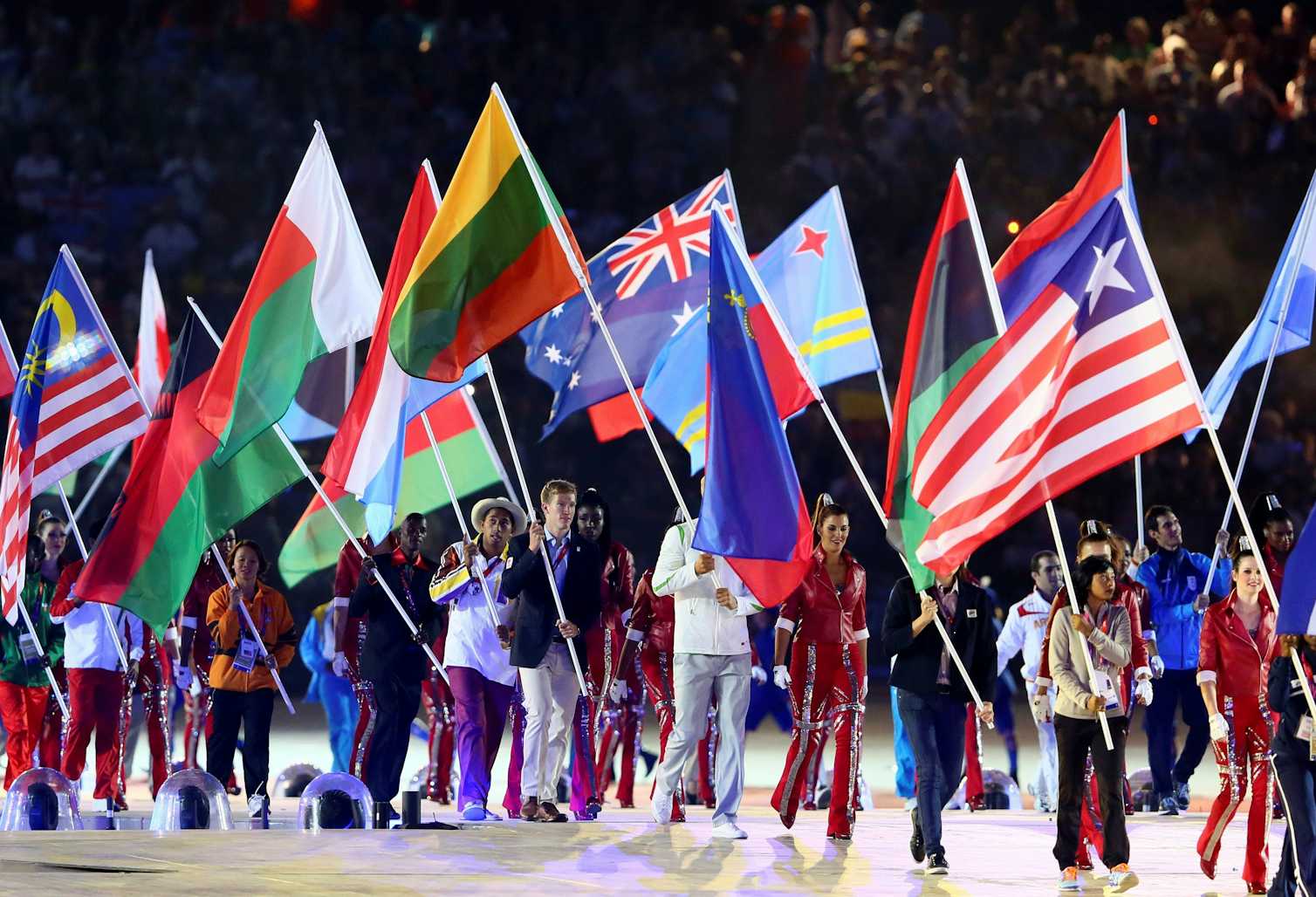 Olympic competition. Современные Олимпийские игры. Спортсмены разных стран. Спортсмен с флагом. Участники олимпиады.