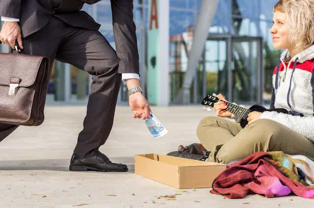 Does it really pay to be generous?