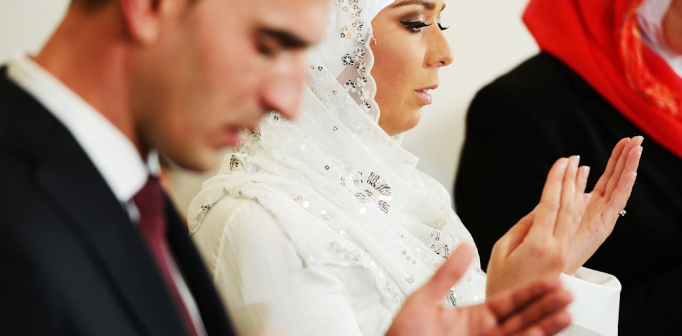 Married woman cheat. Брак в Исламе. Мусульманская семья брак. Свадьба мусульман. Замужество мусульманки.