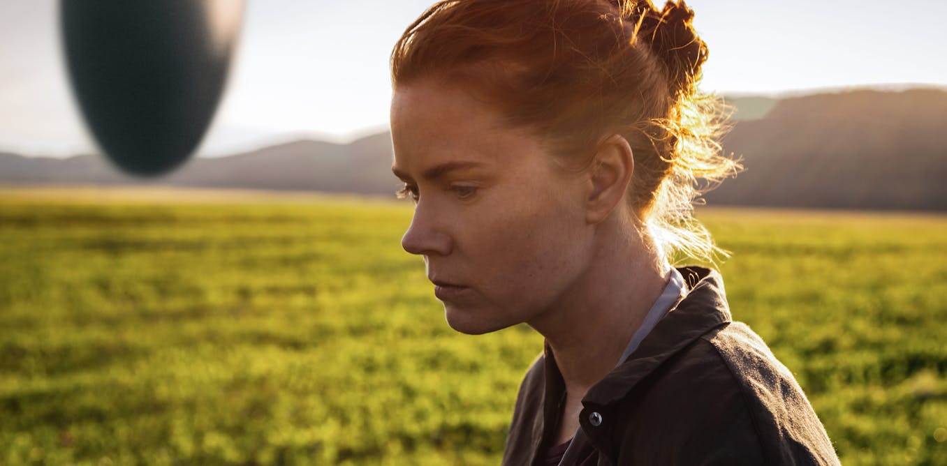 Arrival Review First Contact Film Finds New Way To Explore The Otherness Of Aliens