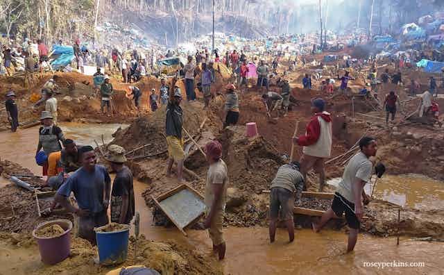 Sapphire 2025 mining edition