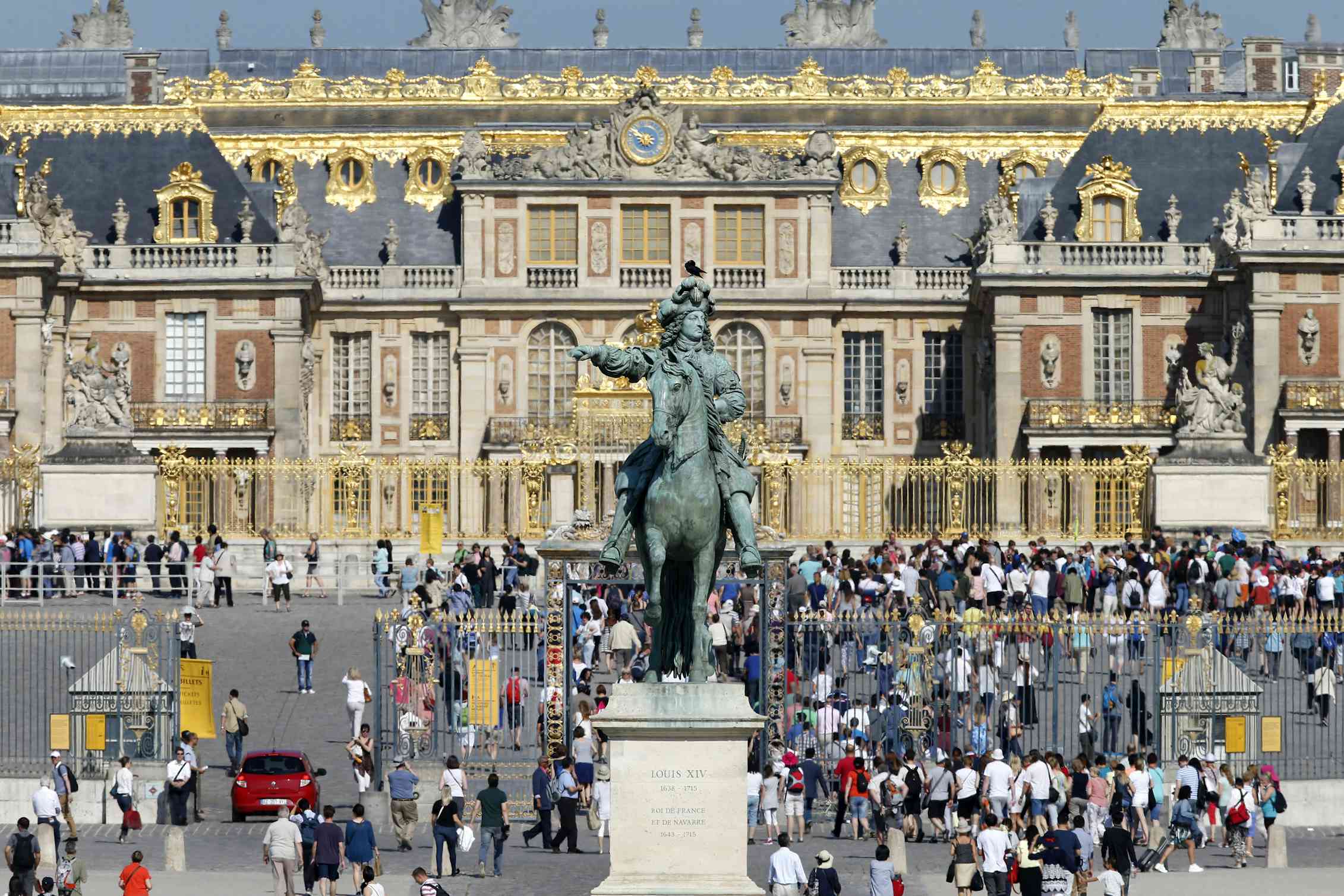 Про версаль. Версаль дворец Франция. Королевский двор Версальского дворца. Версальский дворец (г. Париж). Франция достопримечательности Версаль.