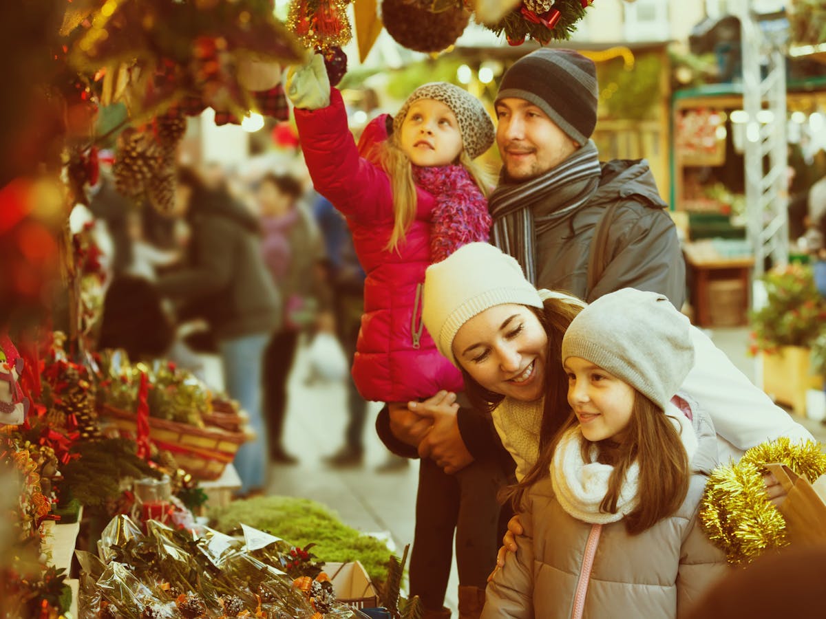 Tv Christmas Ads Come With The Gift Of Gender Stereotyping