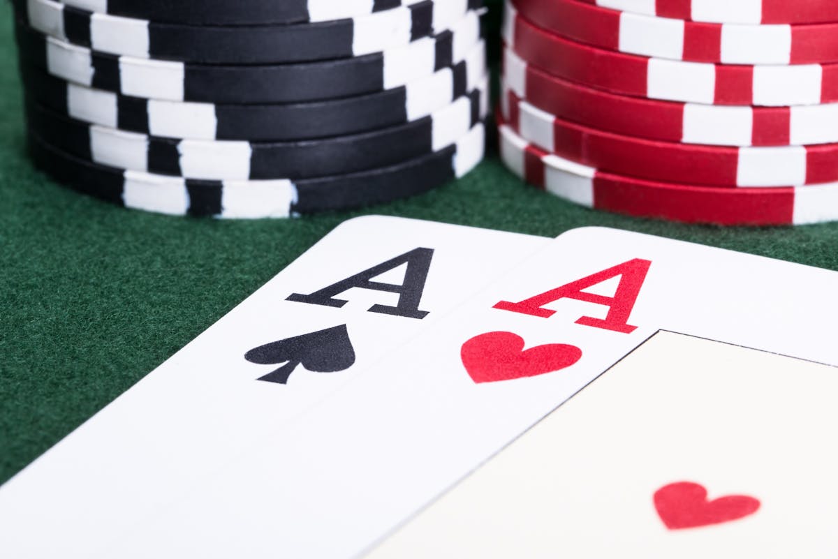 Know when to fold 'em: AI beats world's top poker players