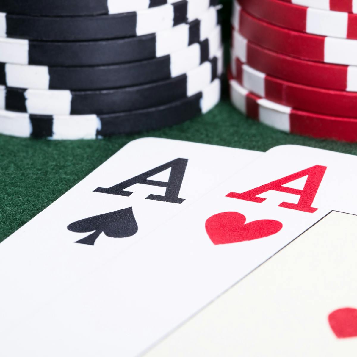 Know when to fold 'em: AI beats world's top poker players