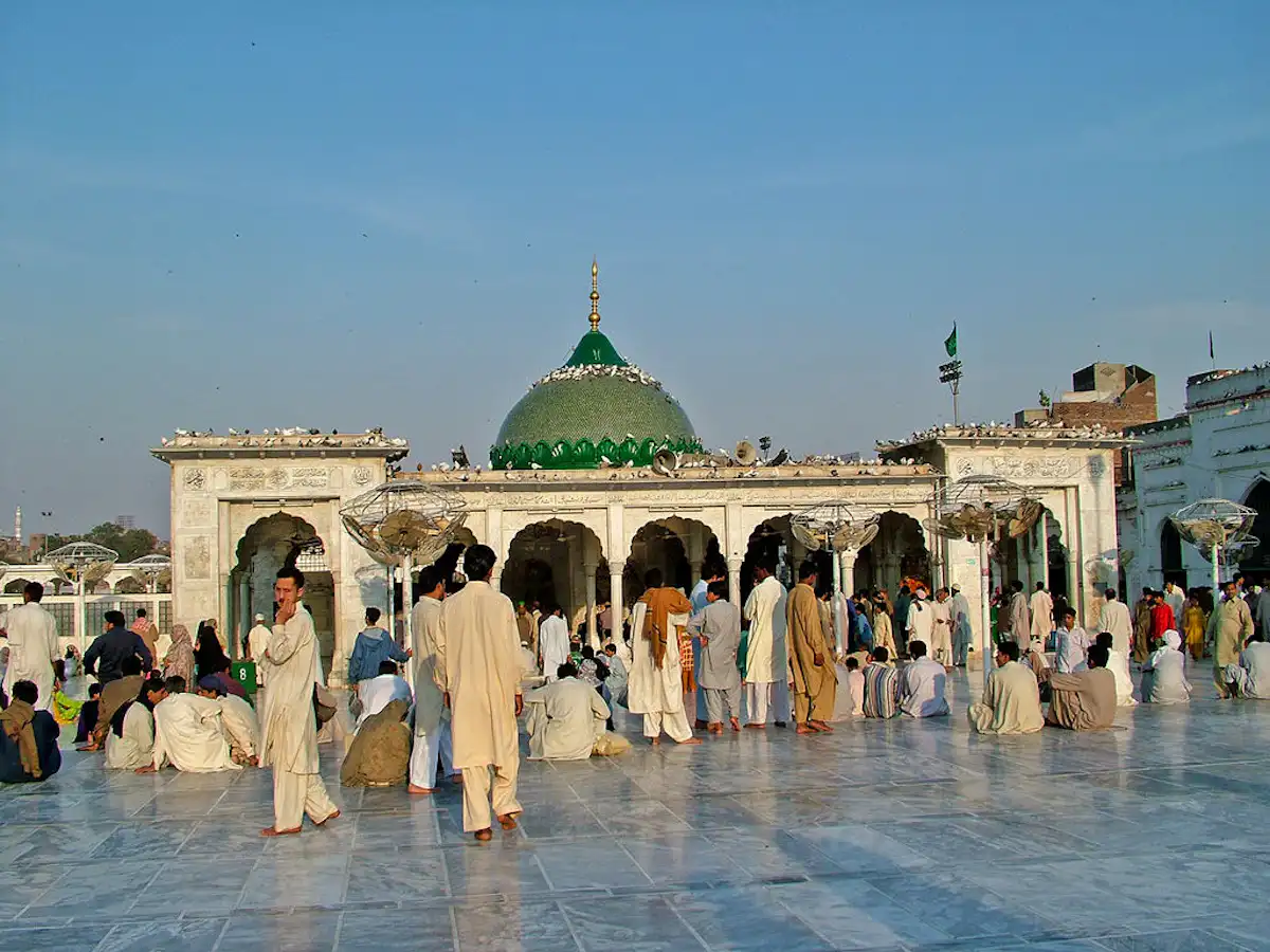Pakistan Rufi Who are the Sufis and why does IS see them as threatening?