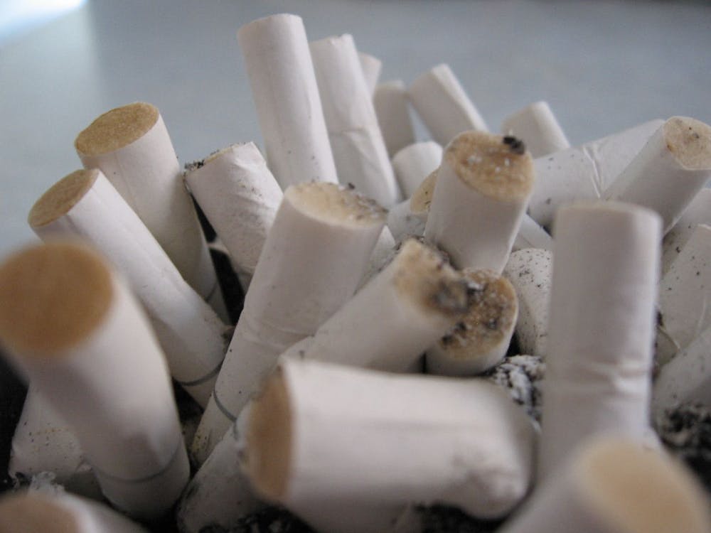 File:Anti-tabac mais.jpg - Wikimedia Commons