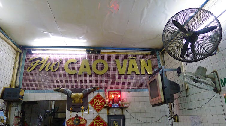 La publicidad artesanal de Vietnam, un recuerdo de está en peligro de extinción
