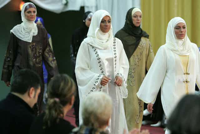 Striped Muslim Woman Set Hijab Tracksuit Muslim Fashion Islamic