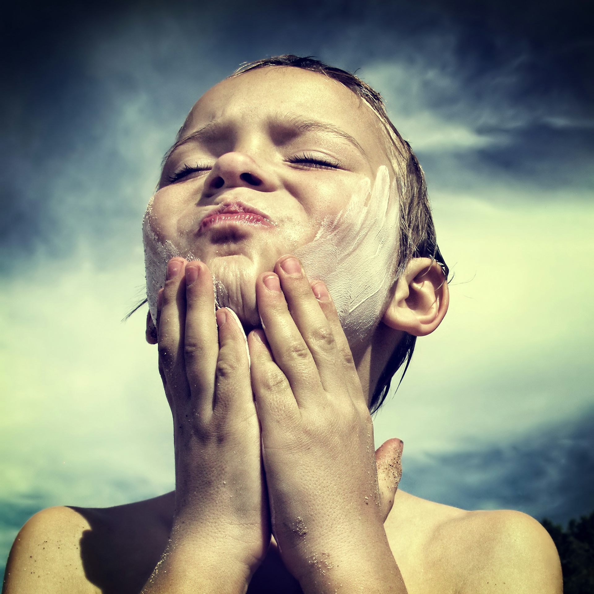 sunscreen turns skin yellow