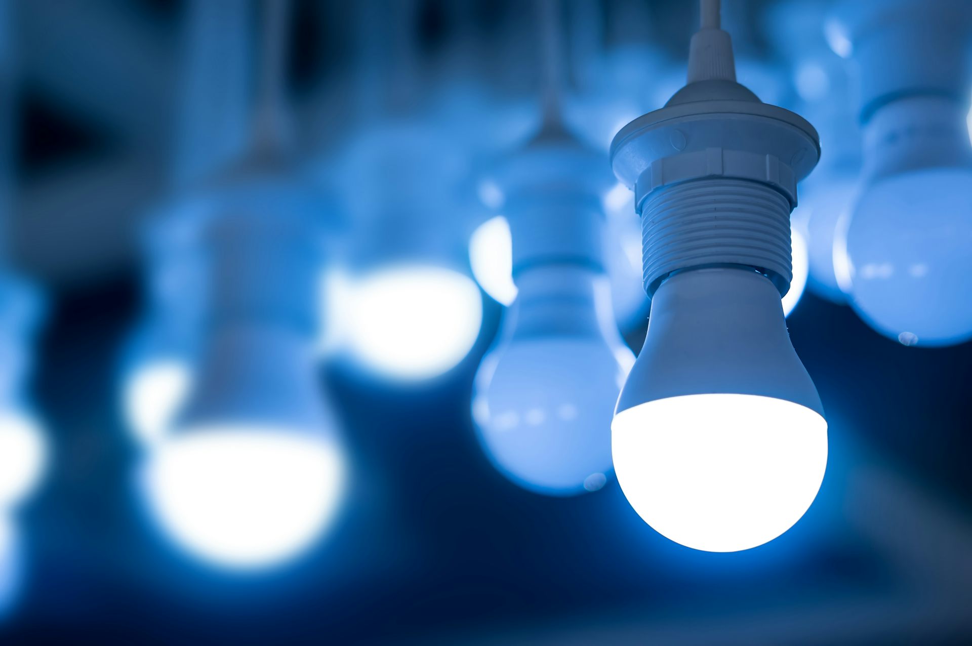 Fluorescent light deals flickering new bulbs