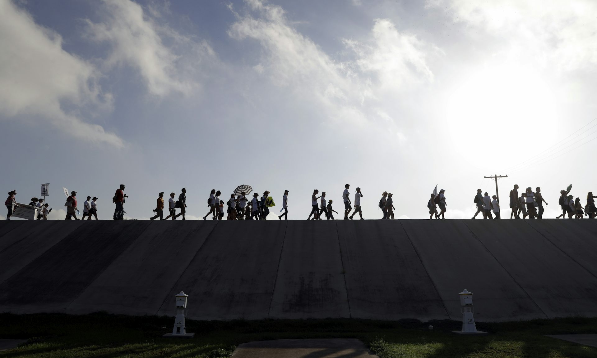 Will Congress fund Trump’s border wall with Mexico? 5 essential reads
