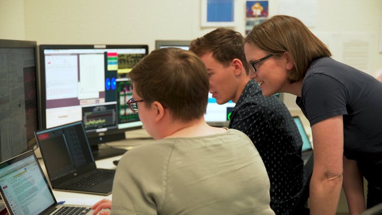 Christene Lynch, Dougal Dobie and Tara Murphy in the Australia Telescope Compact Array Science Operations Centre. University of Sydney, Author provided