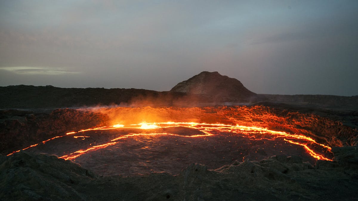 Mengubah Gunung Berapi Menjadi Pembangkit Listrik Dengan Sedikit Bantuan Satelit Mengubah Gunung Berapi Menjadi Pembangkit Listrik Dengan Sedikit Bantuan Satelit