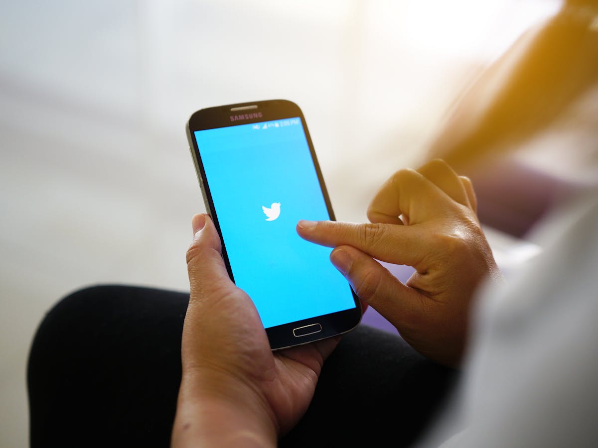 How The Absolute Monarchy In Oman Is Turning To Twitter To Help Govern
