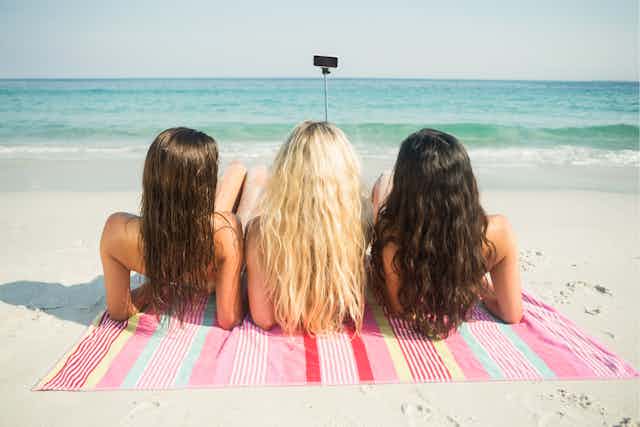 Social media, the 'bikini bridge' and the viral contagion of body ideals