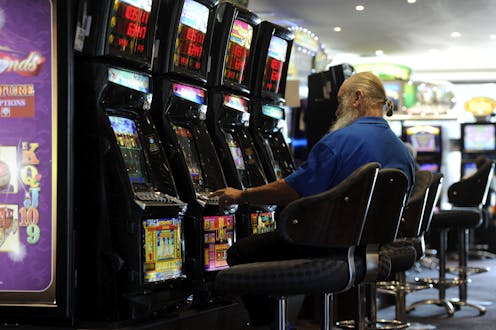 Removing pokies from Tasmania's clubs and pubs would help gamblers without hurting the economy