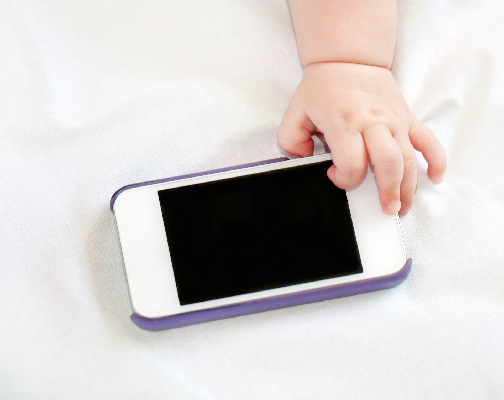 Does Apple have an obligation to make the iPhone safer for kids?