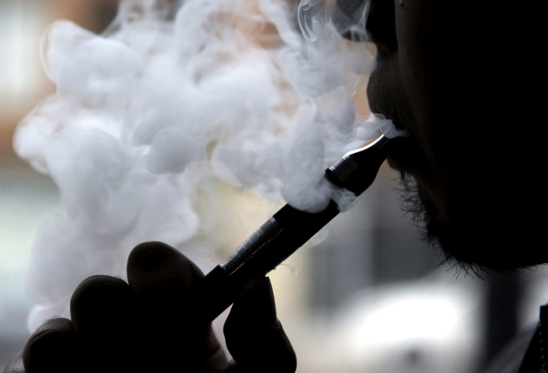 Why the e cigarette industry needs global regulations