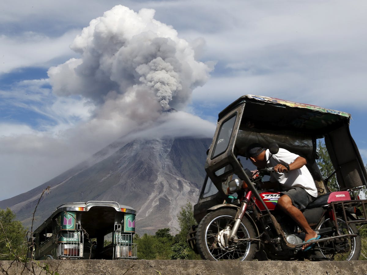 strategie Promoten onderwerp Five active volcanoes on my Asia Pacific 'Ring of Fire' watch-list right now