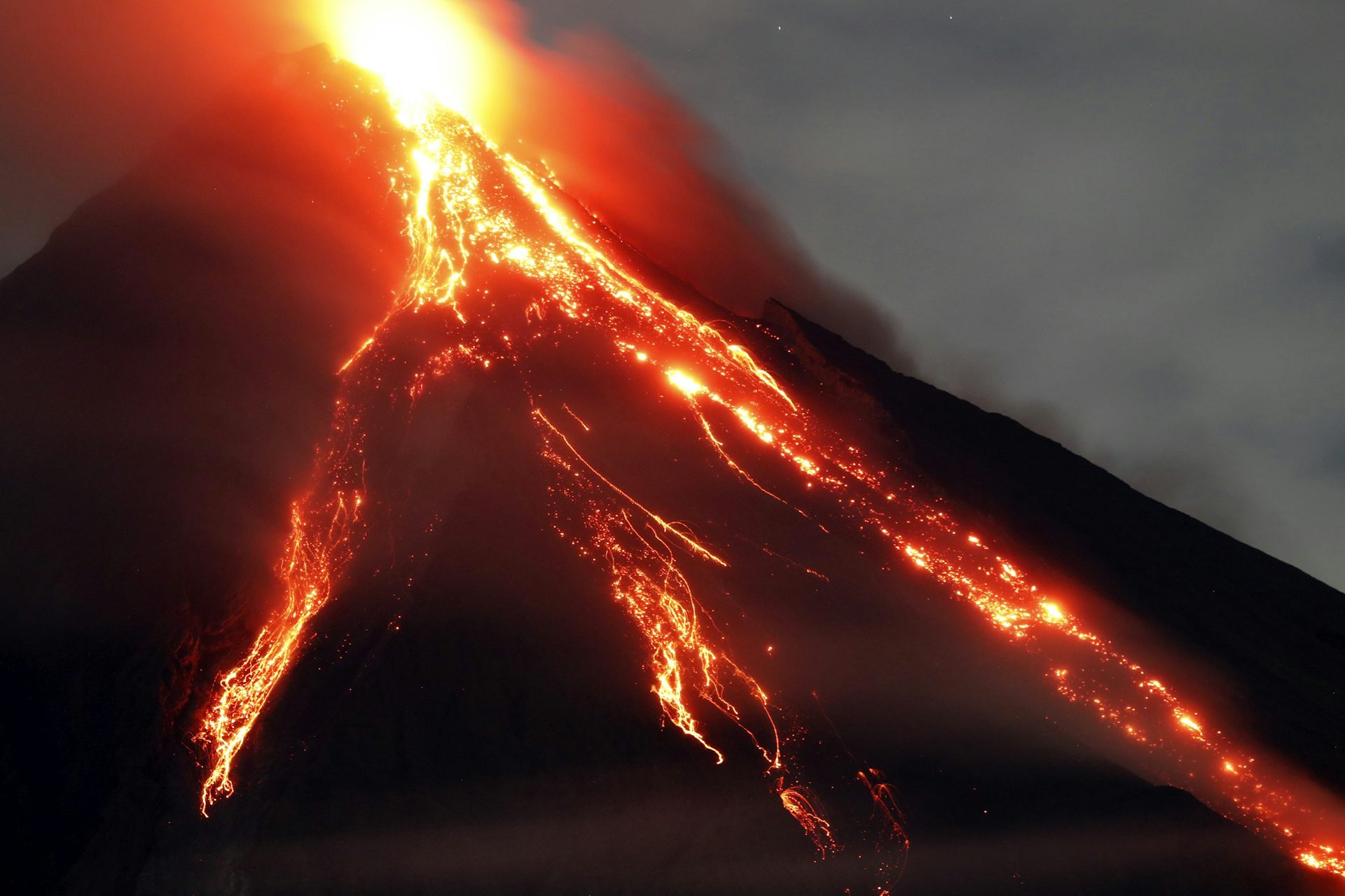 recent volcano eruption in japan