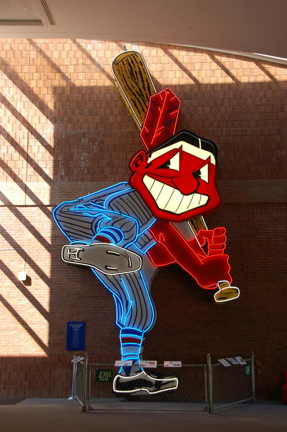 Cleveland Indians eliminating Chief Wahoo logo from gear 