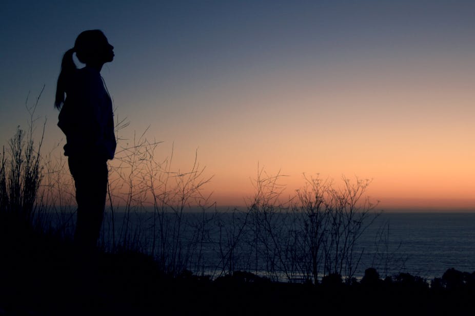 How To Be Alone Without Being Lonely: 8 Key Lessons