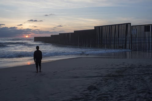 Deportado dos veces, este hombre lucha para ayudar a la supervivencia de su familia