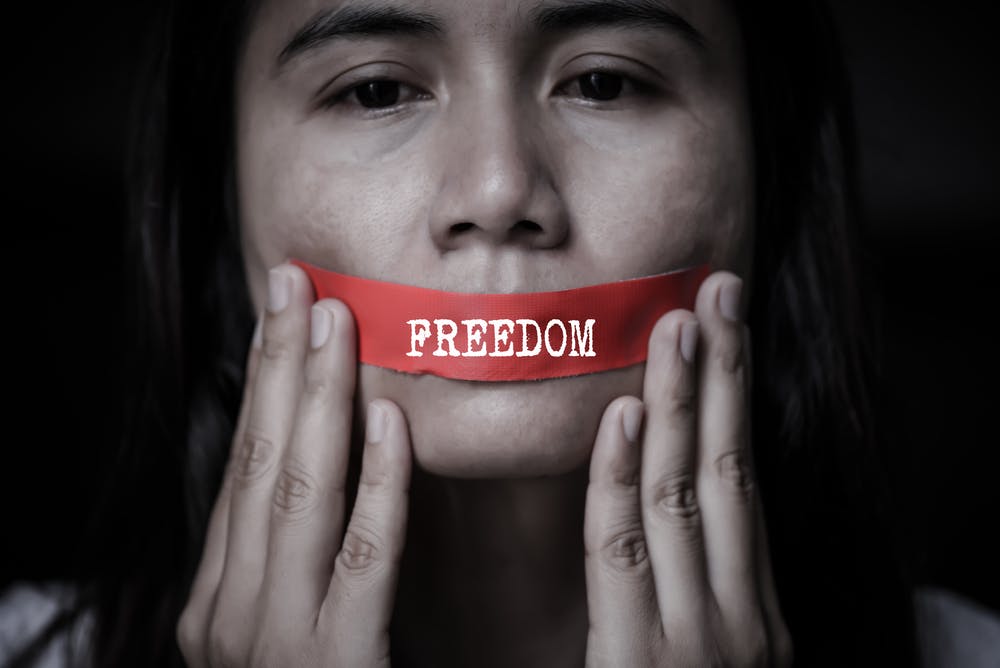 Свобода слова цензура. Свобода слова. Свобода мнения. Свобода слова и цензура. Закрытый рот картинки.