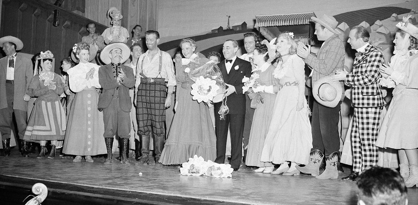 Мюзикл оклахома. Мюзикл Оклахома 1943. Оклахома пьеса. Первый мюзикл Оклахома.