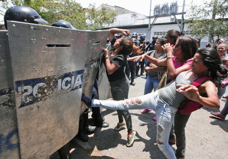 Behind the Scenes of Venezuela’s Deadly Prison Fire Behind the Scenes of Venezuela’s Deadly Prison Fire