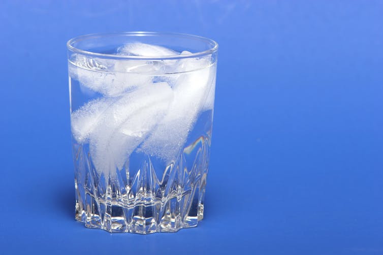 Why do ice cubes crack when you put them in water? - BBC Science