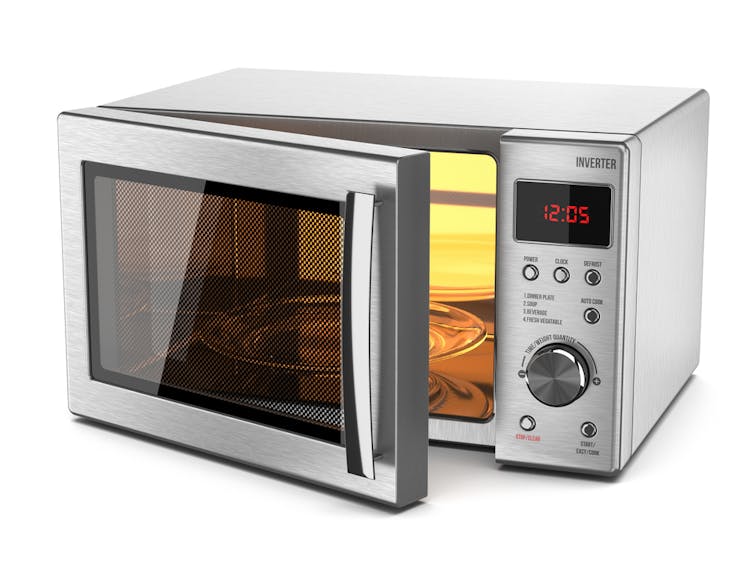 Microwave. Not a cancer risk factor. Ksander/Shutterstock.com