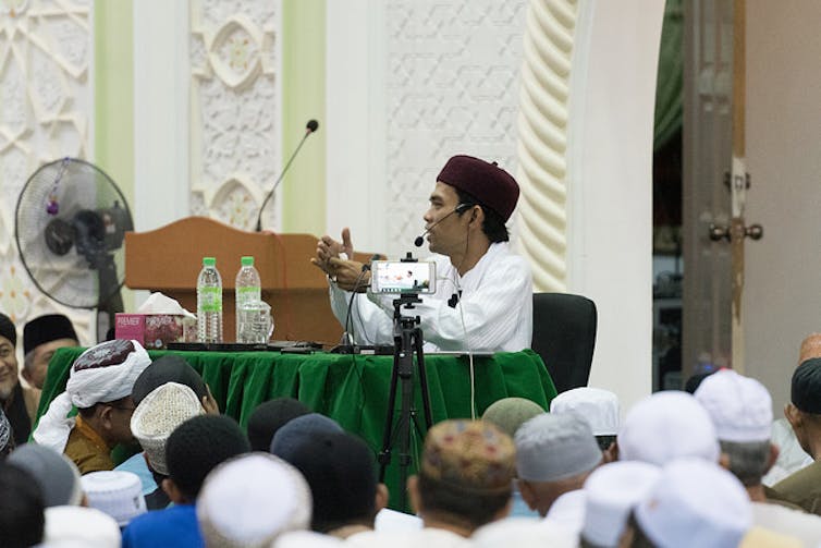Mengapa Orang Suka Mendengarkan Ustaz Abdul Somad Ini Penjelasannya Mengapa Orang Suka Mendengarkan Ustaz Abdul Somad Ini Penjelasannya