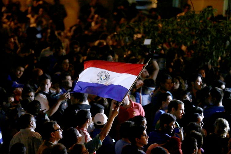 Paraguay elige un presidente que recuerda a viejos tiempos de dictadura